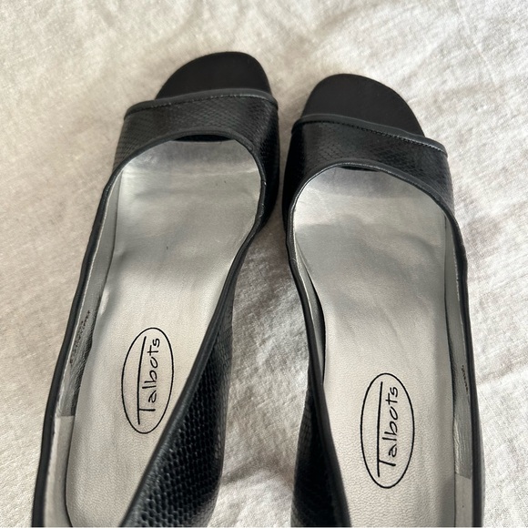 Talbots Black Leather Peep Toe Heels 7.5B - Picture 11 of 12